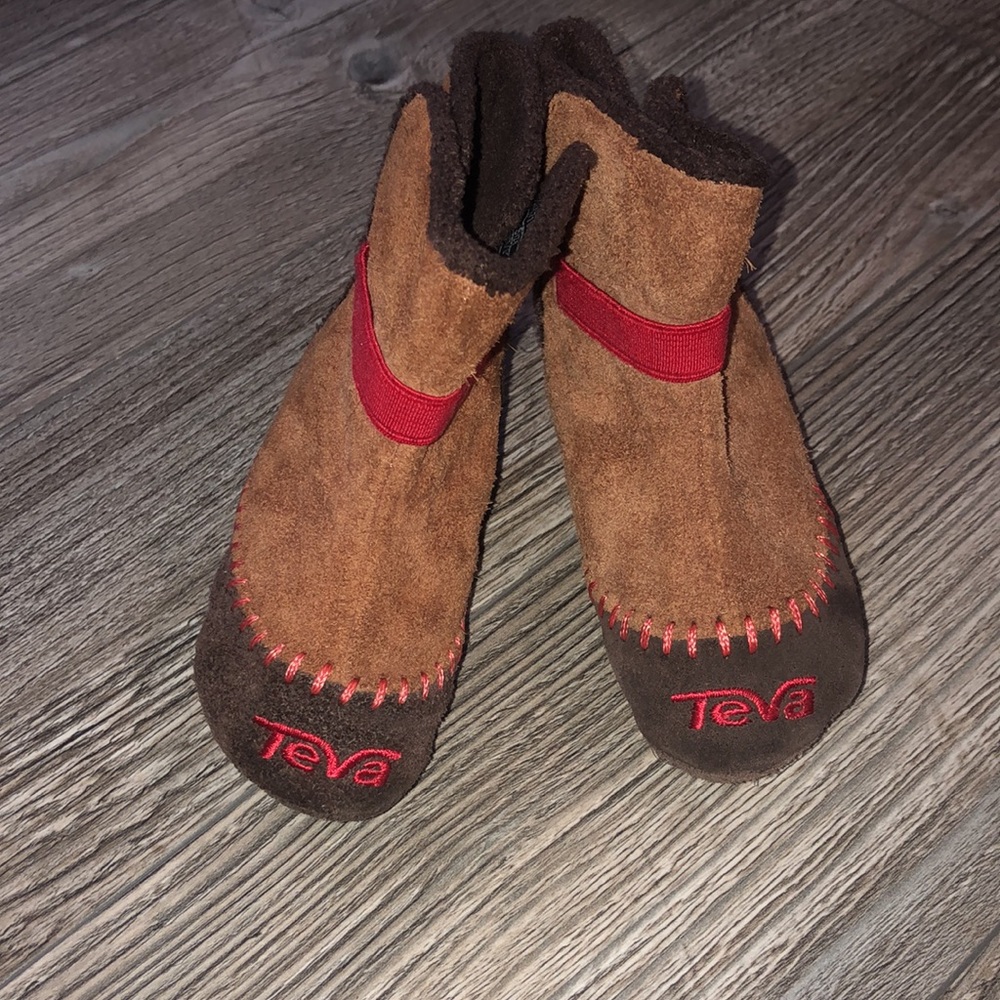 Teva baby moccasins - size med/large (6 months)